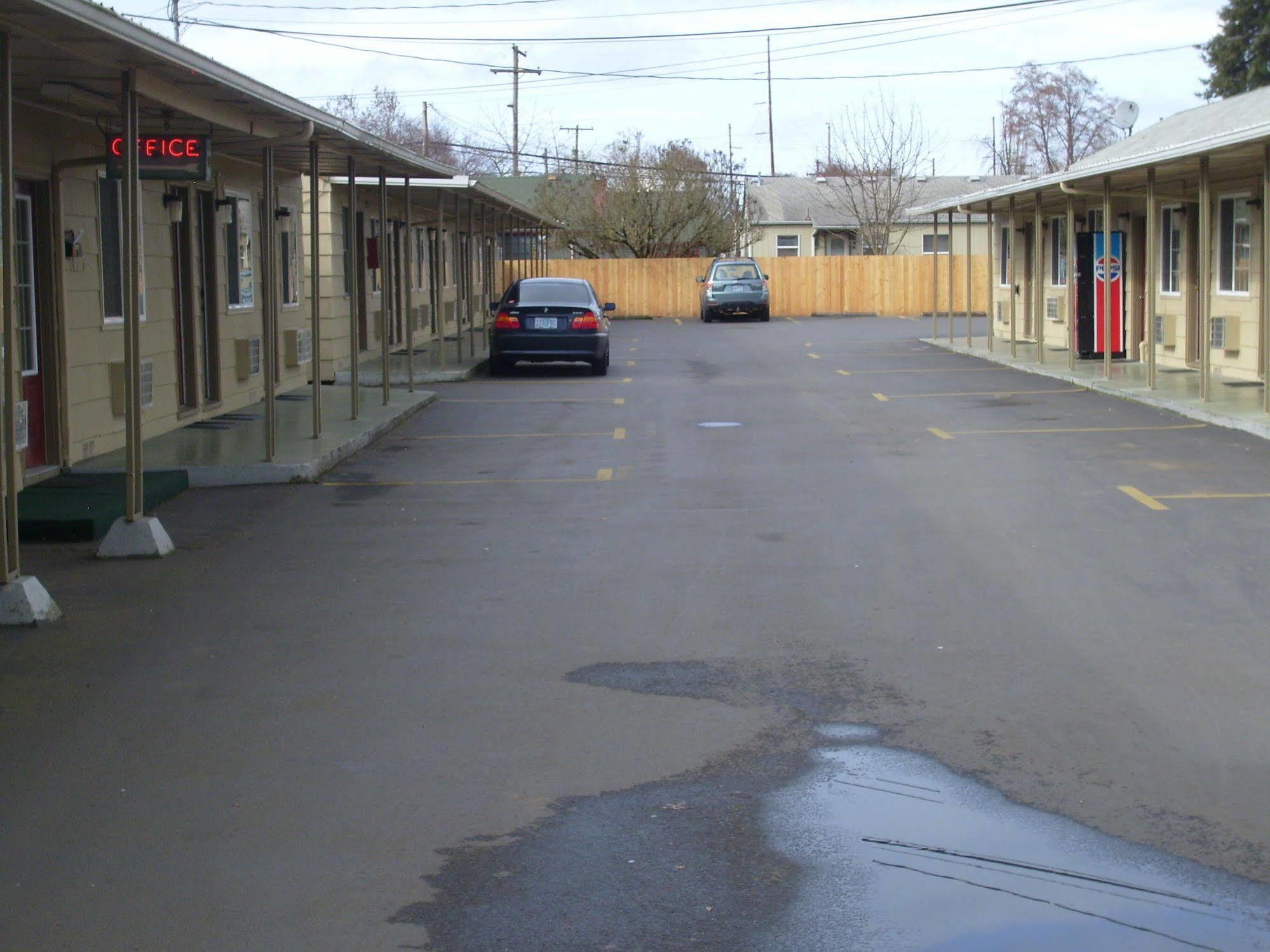 Cascade City Center Motel Lebanon Bagian luar foto